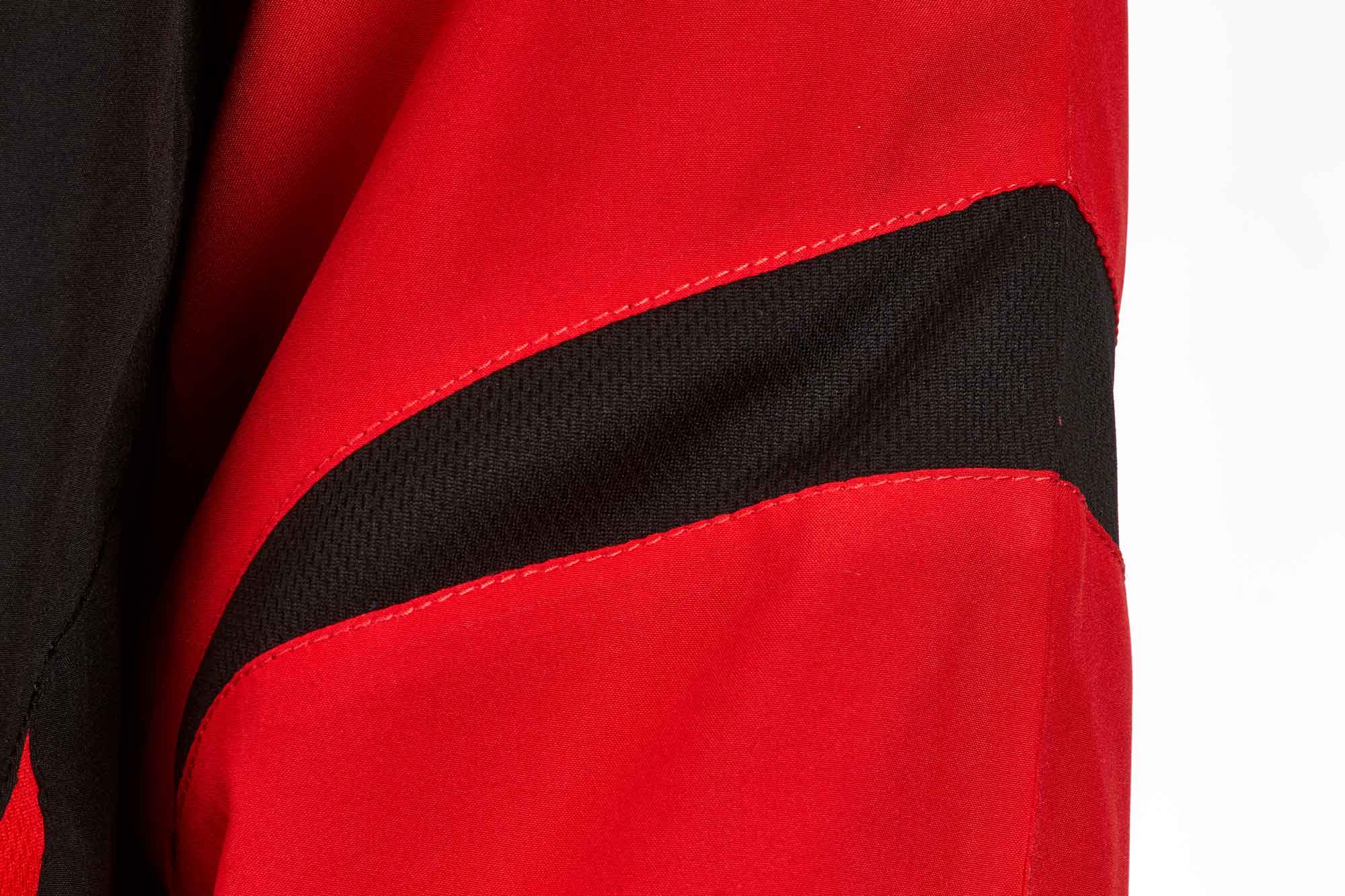 ju-sports-1126400-teamwear-jacke-c2-black_red-4